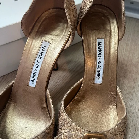 Manolo Blahnik gold buckle heels - Picture 8 of 10